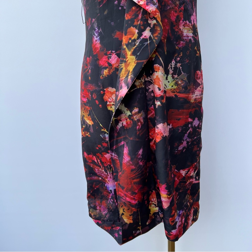 Karen Millen Modern Abstract Floral Ruffle Front V-Neck Slim Fit Party Dress - Picture 8 of 16